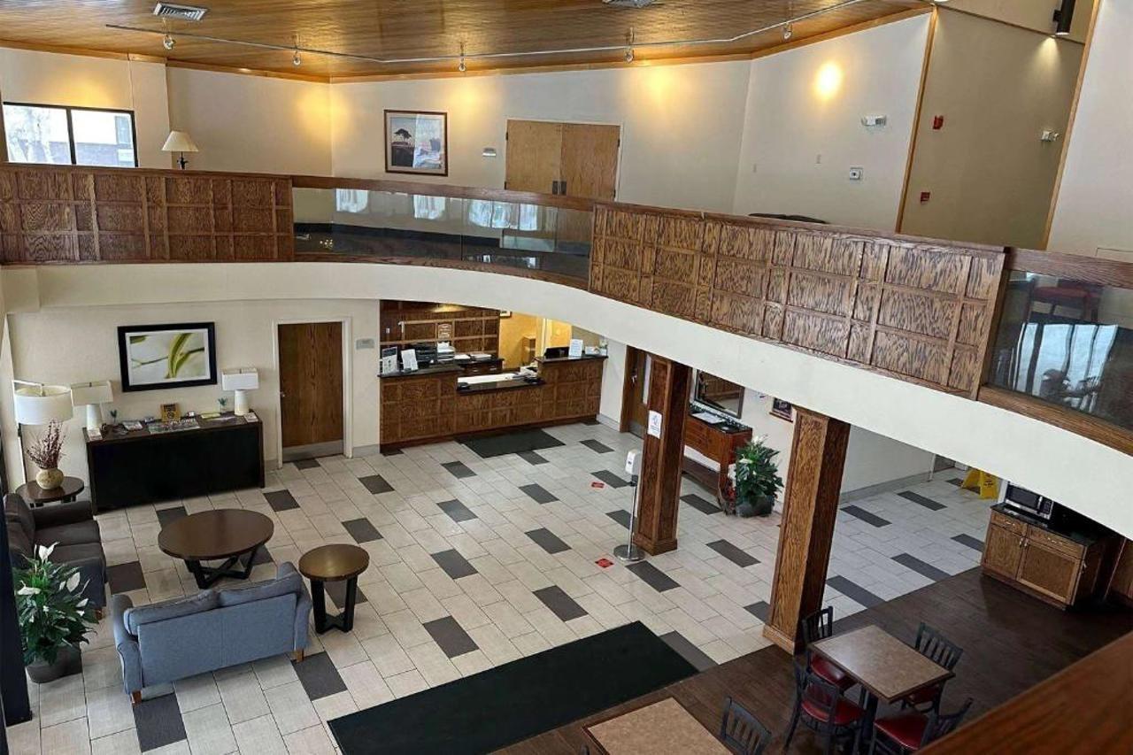 Baymont By Wyndham South Bend Near Notre Dame Hotel Exterior photo